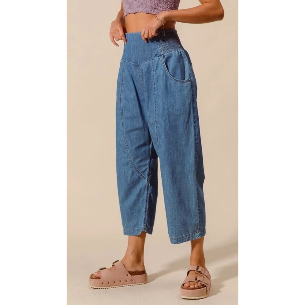 We The Free Breezy Pull-On Jeans Women's M Blue Denim Barrel Harem Cropped Pants